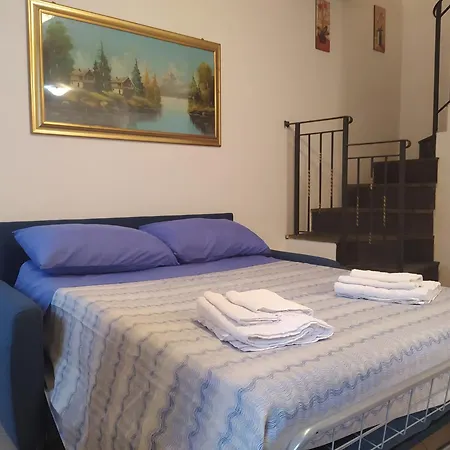 Antico Borgo - Via Napoli, 2 *